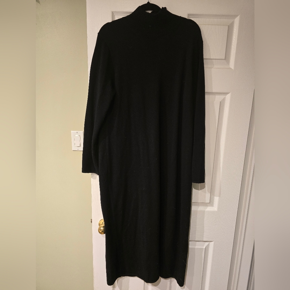 Elegant Cashmere Black Turtleneck Dress